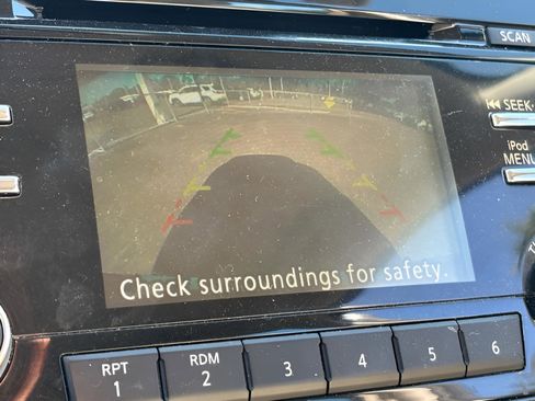 Used 2017 Nissan Rogue S image 24