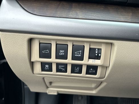 Used 2017 Subaru Outback 2.5i Limited image 7