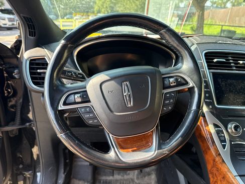 Used 2019 Lincoln Nautilus Reserve AWD/4WD image 18