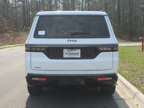 New 2026 Jeep Grand Wagoneer Limited AWD/4WD image 12