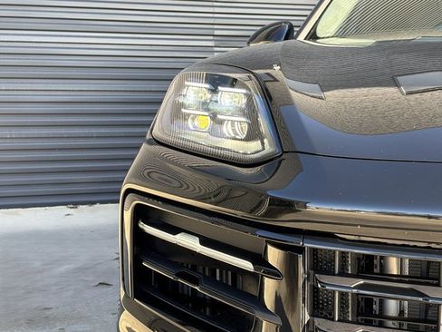 Certified 2025 Porsche Cayenne Coupe image 12