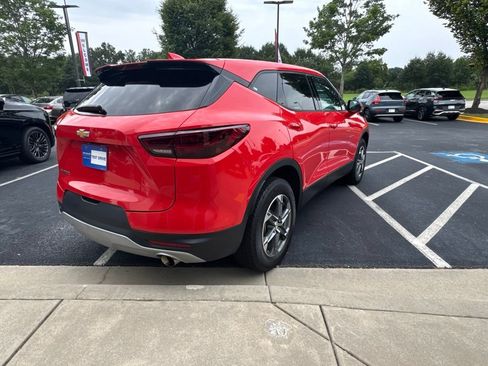 Used 2025 Chevrolet Blazer LT FWD image 5