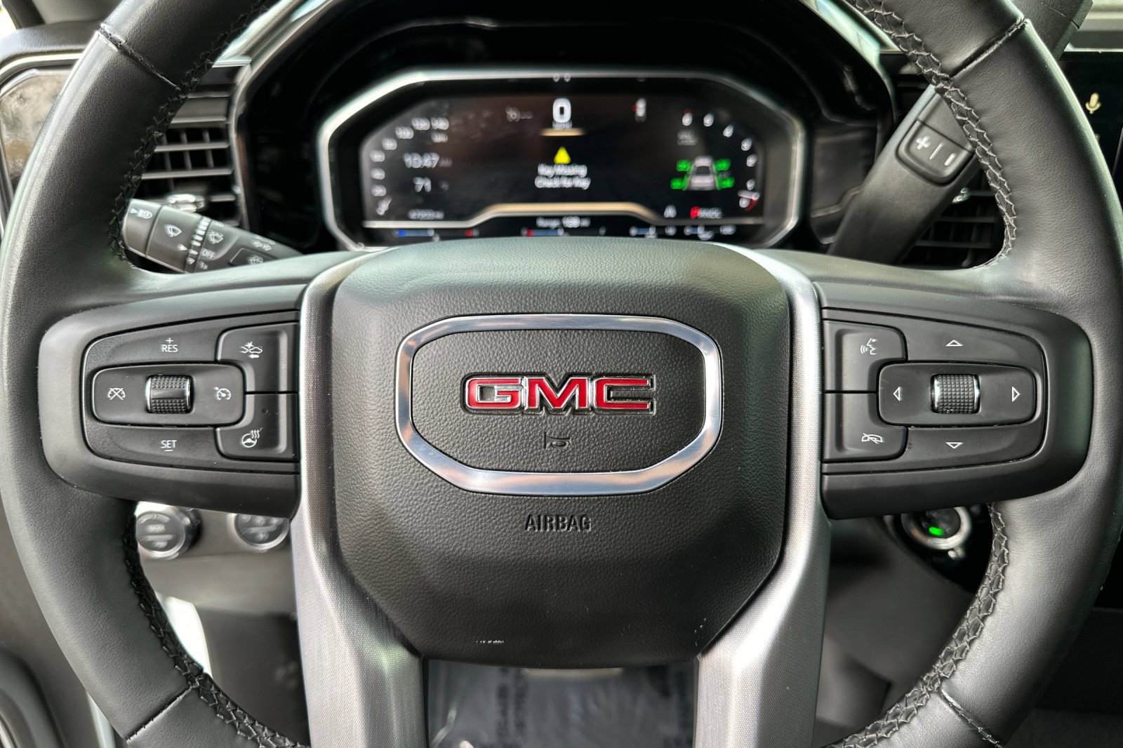 Certified 2025 GMC Sierra 1500 SLT RWD image 23