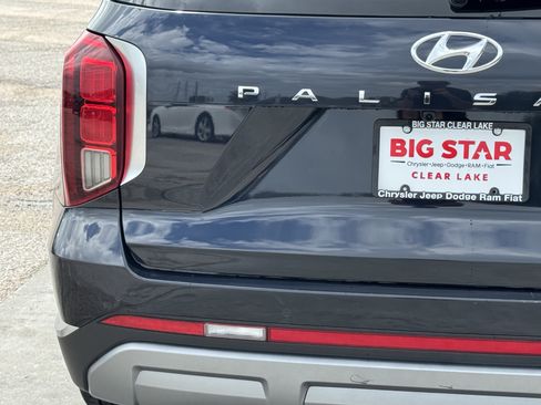 Used 2024 Hyundai Palisade Limited FWD image 12