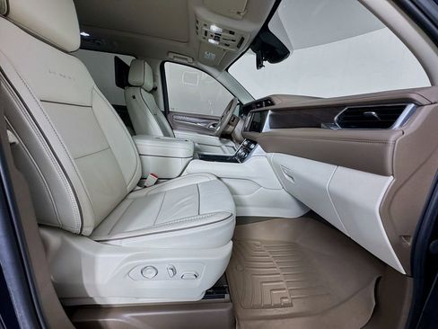 Used 2023 GMC Yukon XL Denali w/ Denali Reserve Package image 35