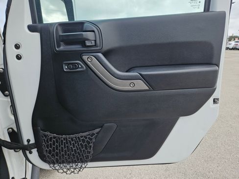 Used 2018 Jeep Wrangler Unlimited Sport S image 28