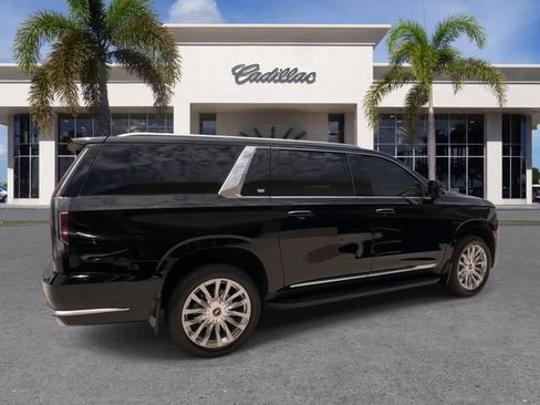 Certified 2024 Cadillac Escalade ESV Premium Luxury RWD image 15