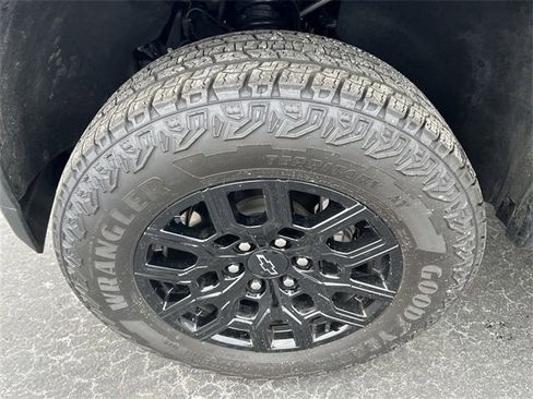 Used 2024 Chevrolet Colorado Trail Boss w/ Advanced Trailering Package image 17