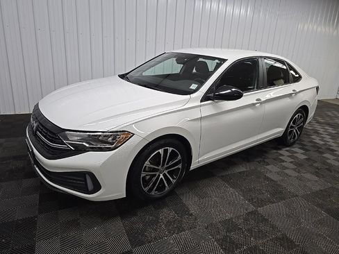 Used 2024 Volkswagen Jetta Sport FWD image 8