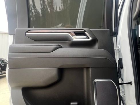 Used 2025 GMC Sierra 2500 SLT w/ SLT Convenience Package image 13