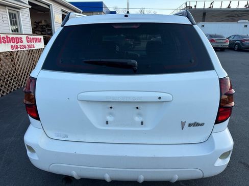 Used 2007 Pontiac Vibe w/ Sun And Sound Package image 6