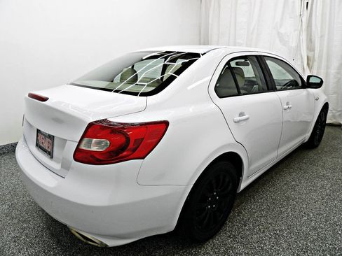 Used 2013 Suzuki Kizashi S FWD image 6