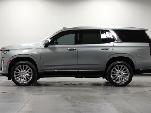 Used 2023 Cadillac Escalade Premium Luxury image 7