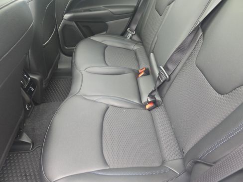 New 2025 Jeep Compass Latitude w/ Sun & Sound Group image 21