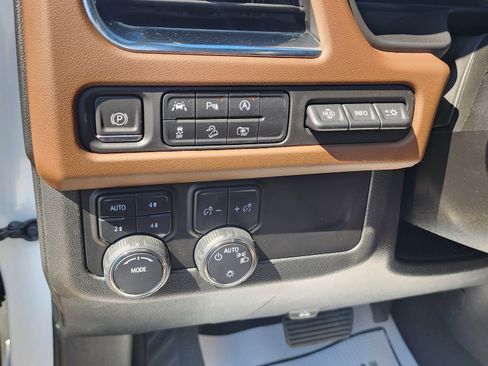 Certified 2024 Chevrolet Tahoe High Country w/ Premium Package 2 AWD/4WD image 13