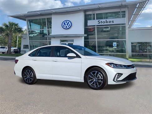 New 2026 Volkswagen Jetta SE image 2