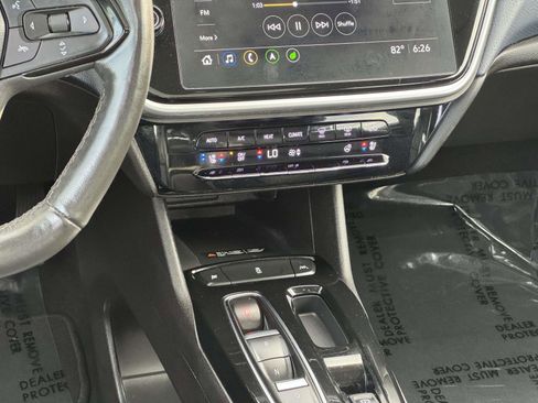 Used 2023 Chevrolet Bolt EUV Premier w/ Sun & Sound Package FWD image 4
