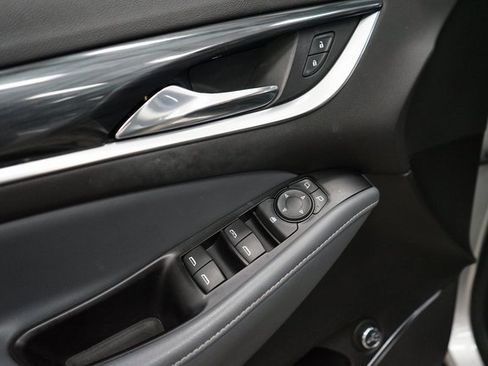 Used 2020 Buick Enclave Essence image 25