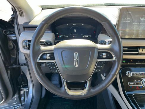 Used 2022 Lincoln Nautilus Reserve image 15