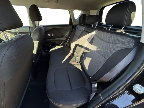 Used 2019 Kia Soul + image 16