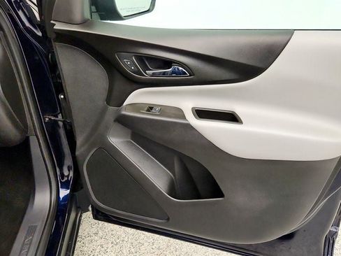 Used 2020 Chevrolet Equinox LS w/ LS Convenience Package FWD image 23