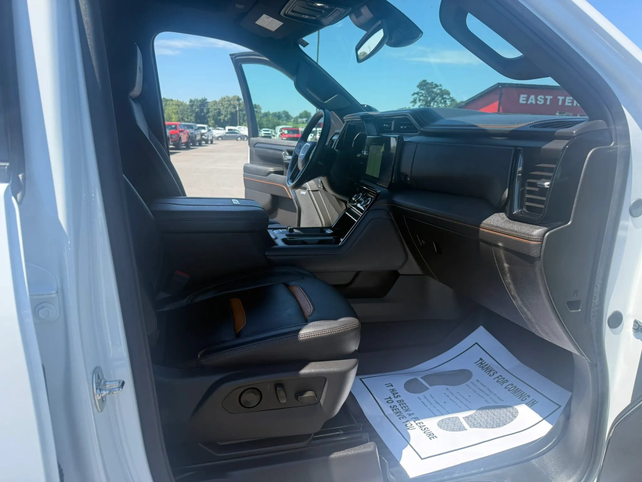 Used 2025 GMC Sierra 2500 AT4 AWD/4WD image 18