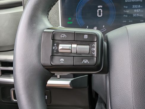 Used 2026 Hyundai Santa Fe SE FWD image 25