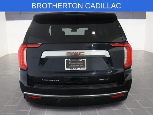 Used 2023 GMC Yukon XL SLT AWD/4WD image 4
