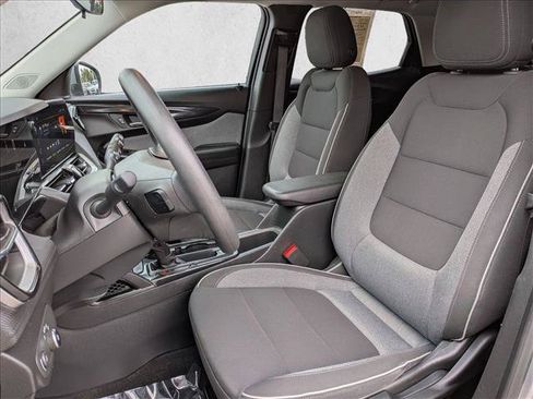 Used 2024 Chevrolet TrailBlazer LT FWD image 15