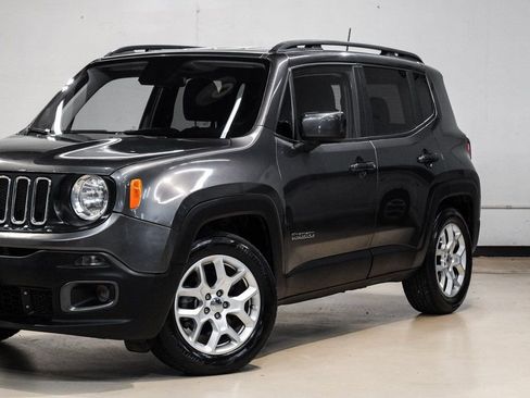 Used 2018 Jeep Renegade Latitude image 6