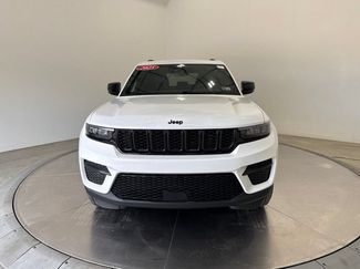 Used 2025 Jeep Grand Cherokee Altitude AWD/4WD video 2