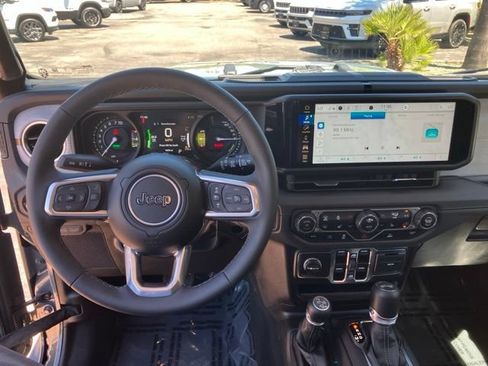 Certified 2025 Jeep Wrangler Unlimited Sahara AWD/4WD image 4