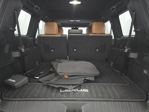 Used 2025 Lexus GX 550 w/ Accessory Package (2T) AWD/4WD image 3