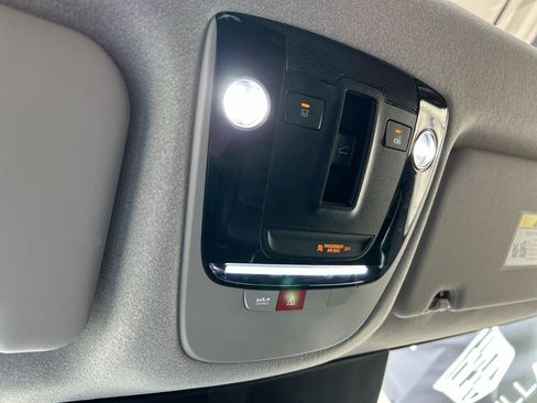 Certified 2023 Kia Niro SX image 31