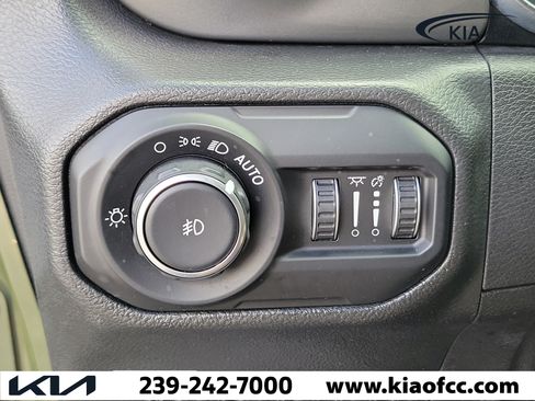 Used 2021 Jeep Wrangler Unlimited Sahara w/ LED Lighting Group AWD/4WD image 21