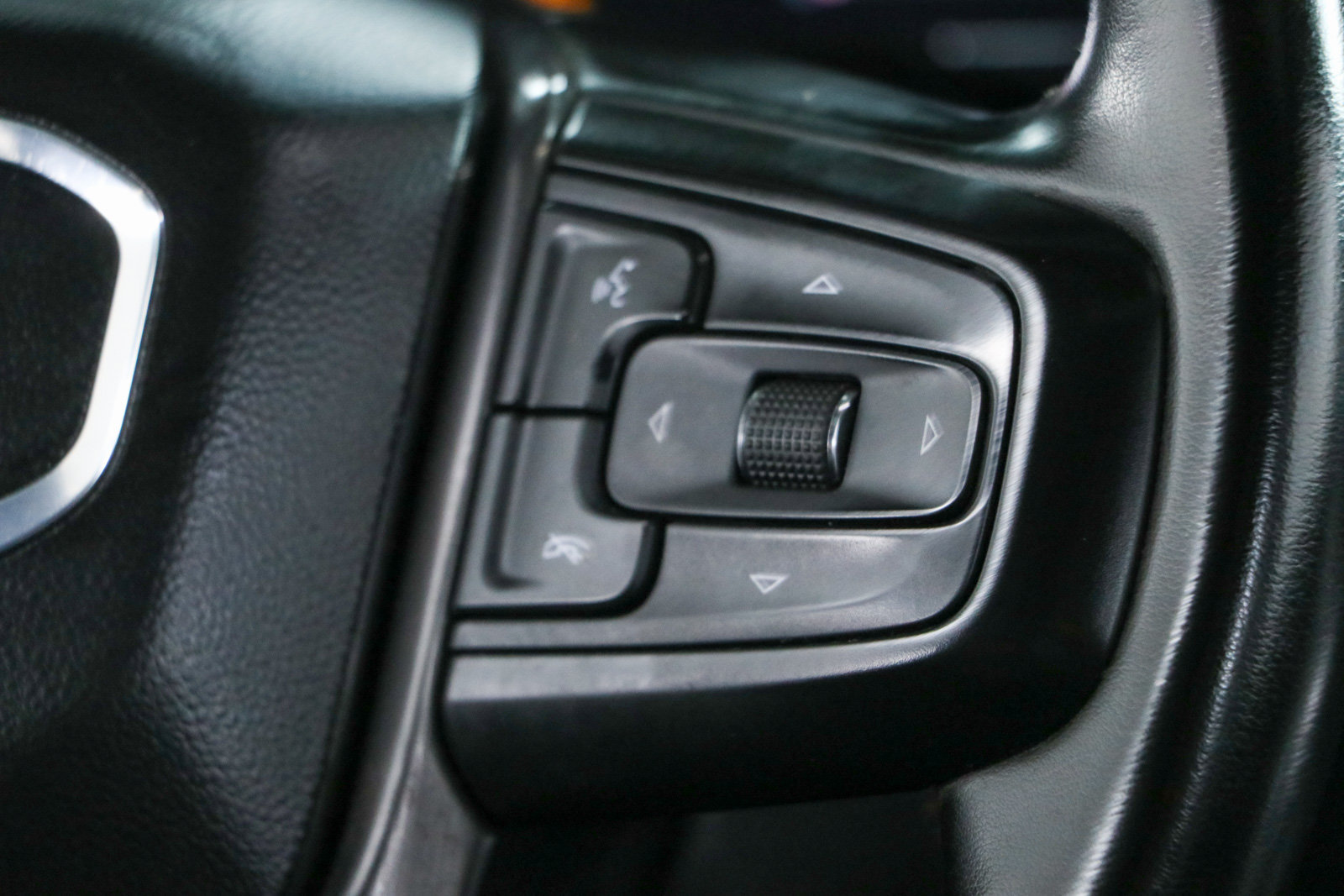 Used 2024 GMC Sierra 2500 AT4 w/ AT4 Premium Plus Package AWD/4WD image 15