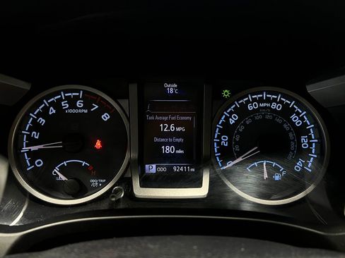 Used 2017 Toyota Tacoma Limited w/ Tow Package AWD/4WD image 25