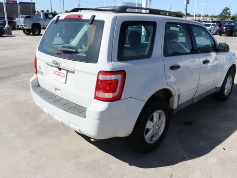 Used 2011 Ford Escape XLS w/ 102A Rapid Spec Order Code image 11