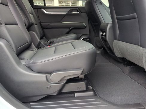 New 2026 GMC Acadia Elevation w/ Elevation Premium Package AWD/4WD image 25