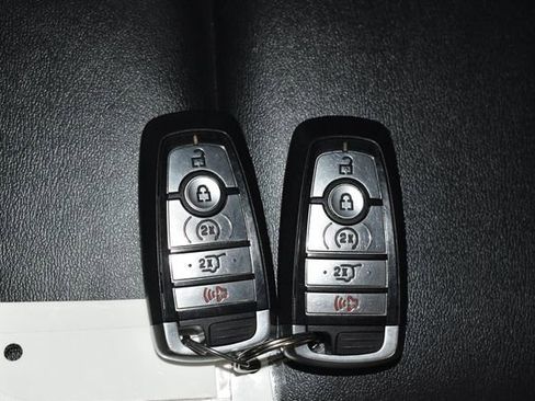 Used 2022 Ford Explorer XLT w/ Equipment Group 202A image 24