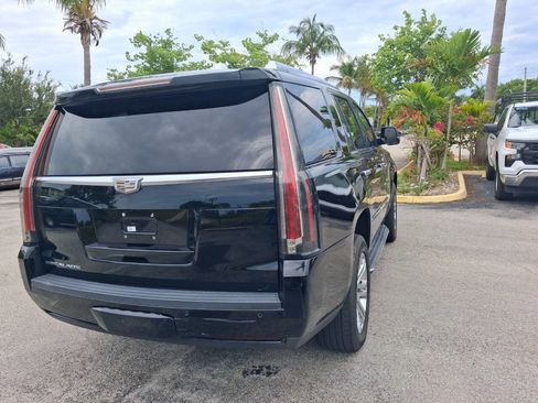Used 2016 Cadillac Escalade 2WD image 8