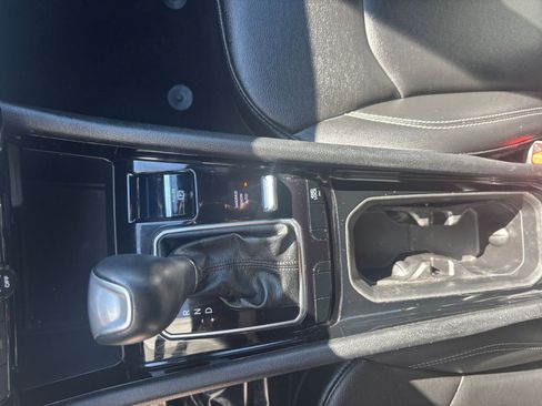 Used 2025 Jeep Compass Limited image 42