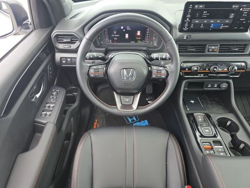 Certified 2026 Honda Pilot TrailSport image 25