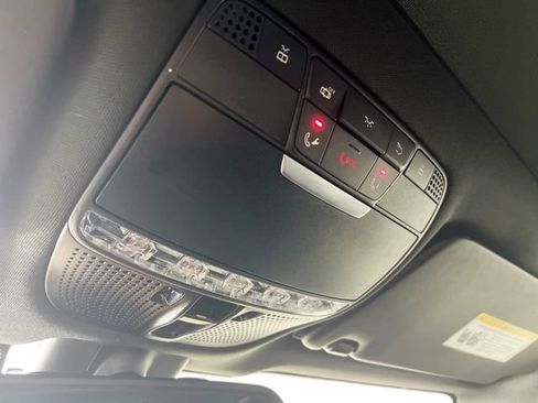 Used 2019 Mercedes-Benz GLC 300 4MATIC image 13