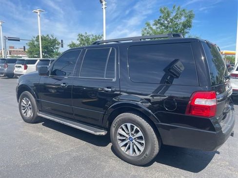 Used 2017 Ford Expedition XLT w/ Equipment Group 202A AWD/4WD image 4