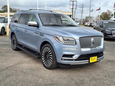 Used 2020 Lincoln Navigator Black Label w/ Cargo Convenience Package image 23
