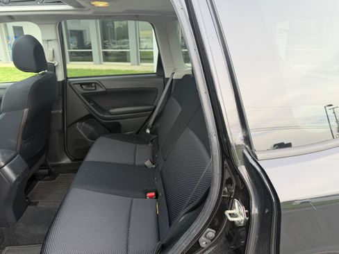 Used 2018 Subaru Forester 2.5i Premium w/ All-Weather Package AWD/4WD image 7