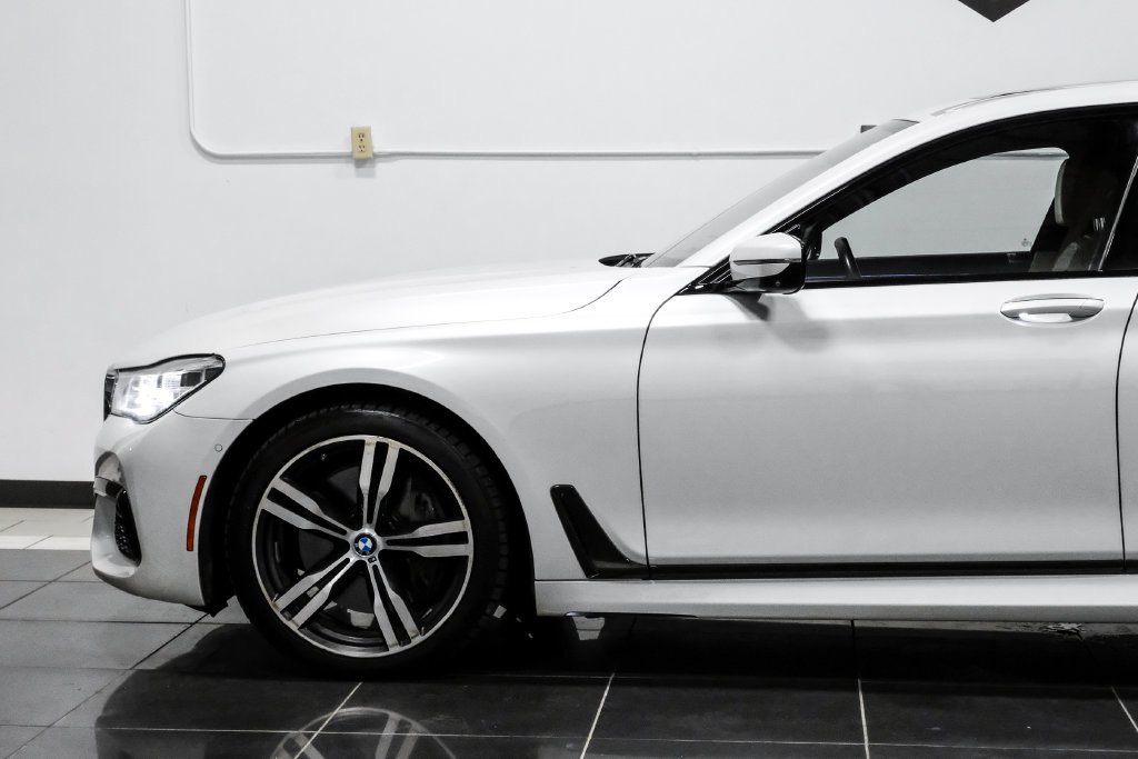 Used 2016 BMW 750i xDrive AWD/4WD image 17