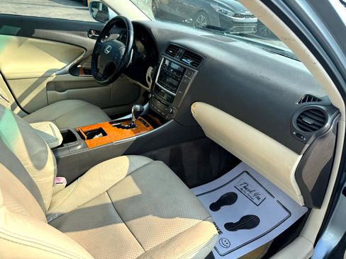 Used 2009 Lexus IS 250 4dr Sport Sdn Auto RWD image 10