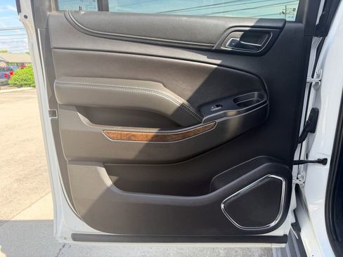 Used 2018 Chevrolet Suburban LT RWD image 24